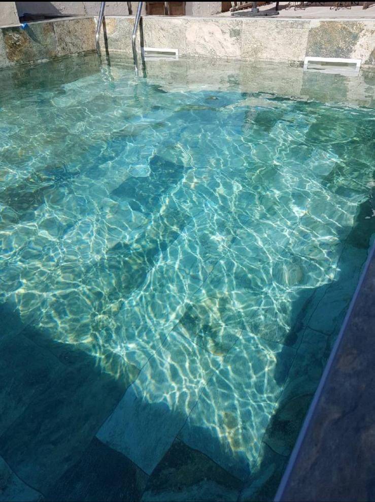 carrelage bali pour piscine dans le Vaucluse