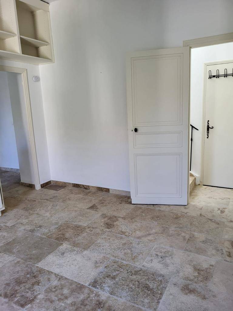 travertin pour sol moderne et robuste